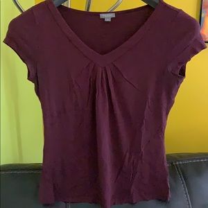 Ann Taylor v neck burgundy short sleeve top
